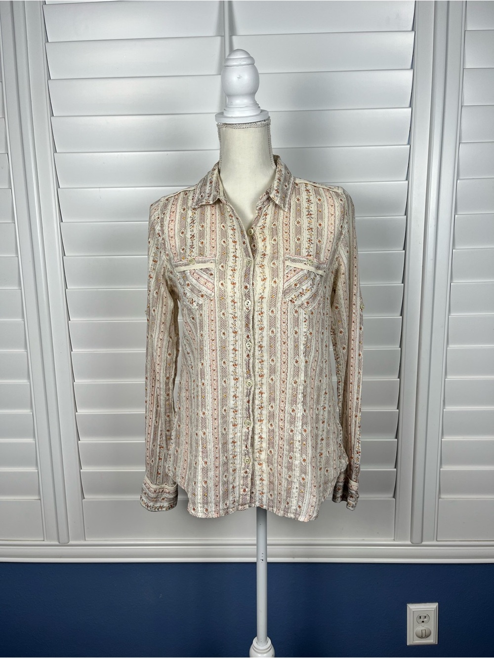 American Rag lightweight floral Striped Button-Up Blouse Cream and Pink Size M